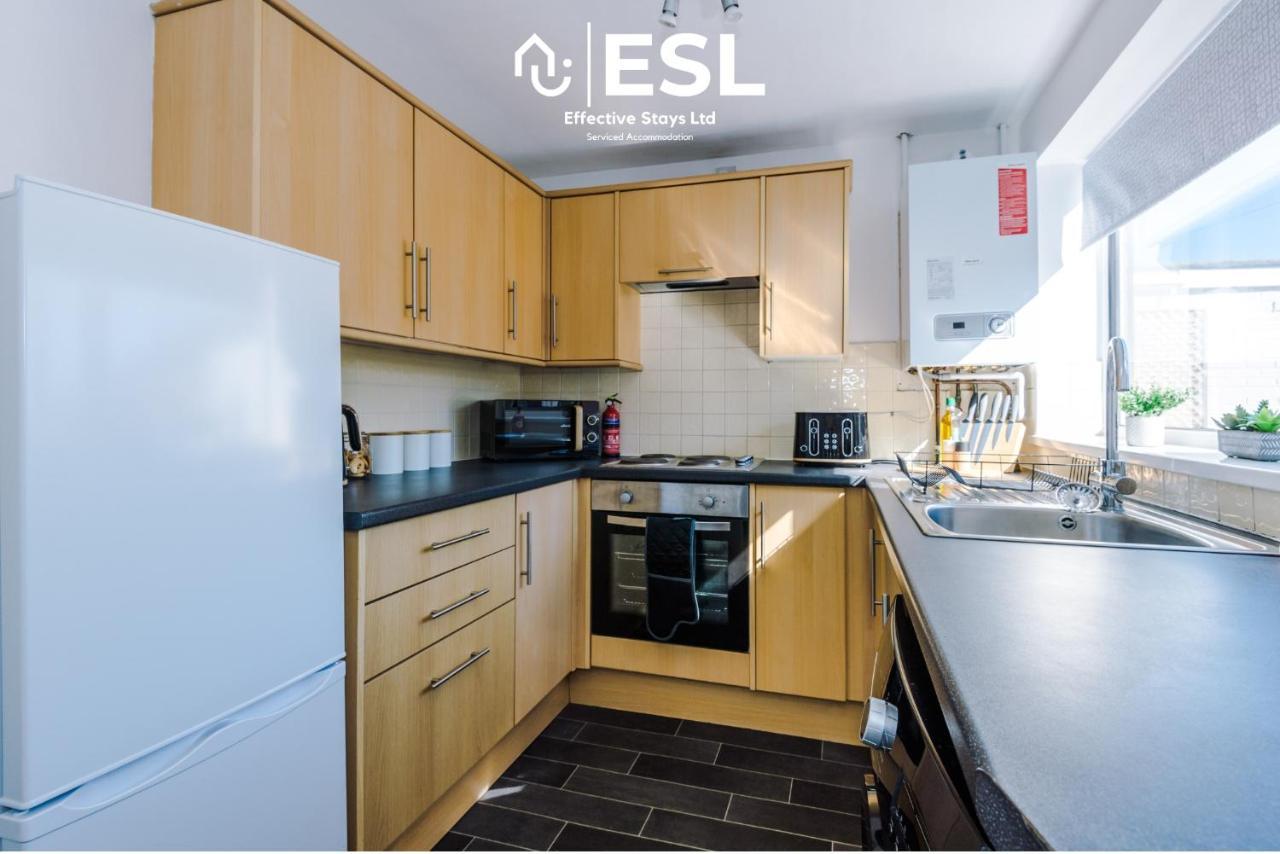 3 Bedroom House With Garden And Driveway Parking - Less Than 10 Mins From Chester City Centre Extérieur photo