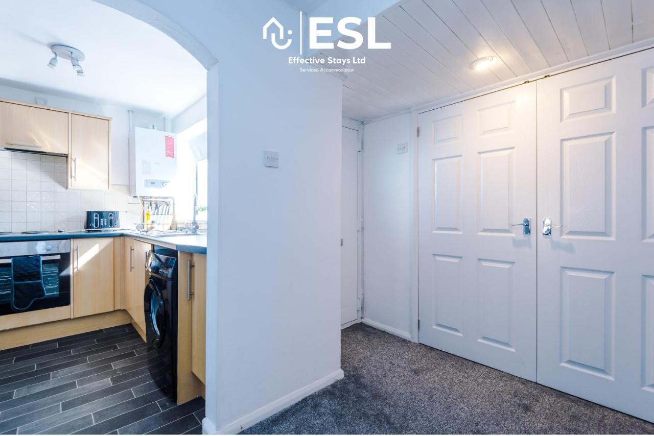 3 Bedroom House With Garden And Driveway Parking - Less Than 10 Mins From Chester City Centre Extérieur photo