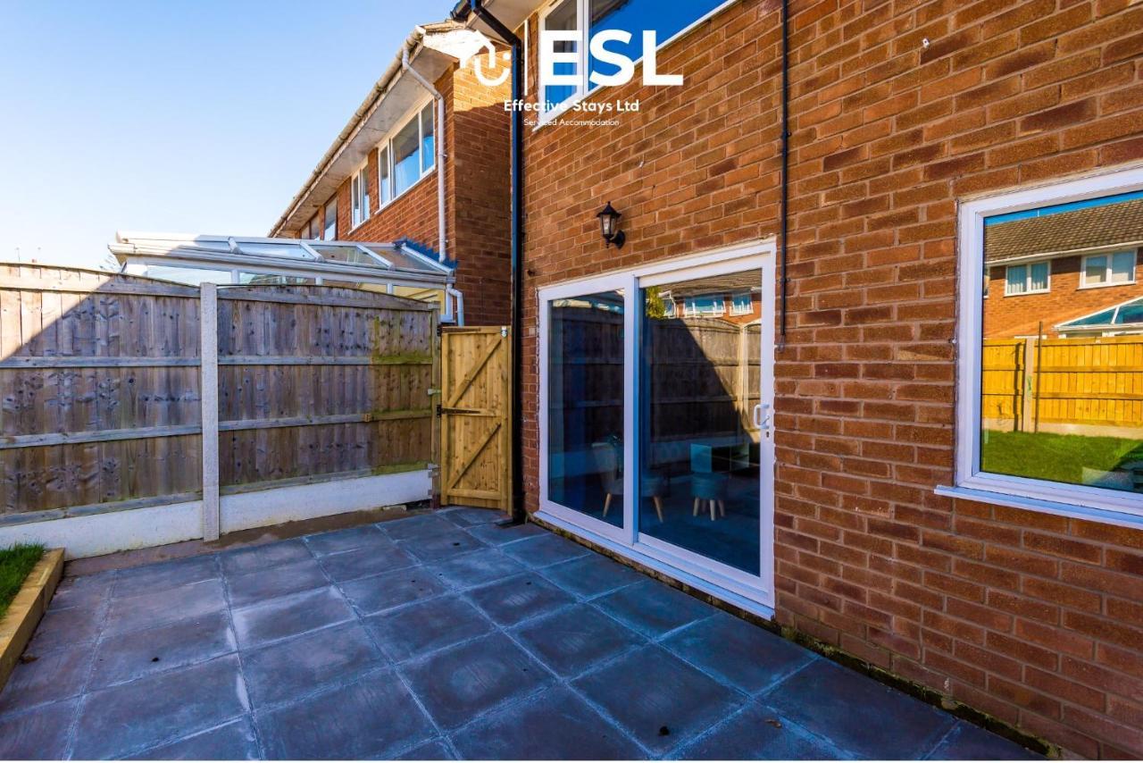 3 Bedroom House With Garden And Driveway Parking - Less Than 10 Mins From Chester City Centre Extérieur photo