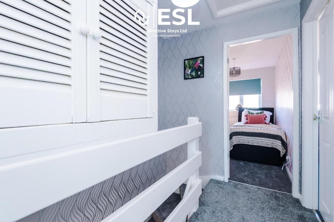 3 Bedroom House With Garden And Driveway Parking - Less Than 10 Mins From Chester City Centre Extérieur photo