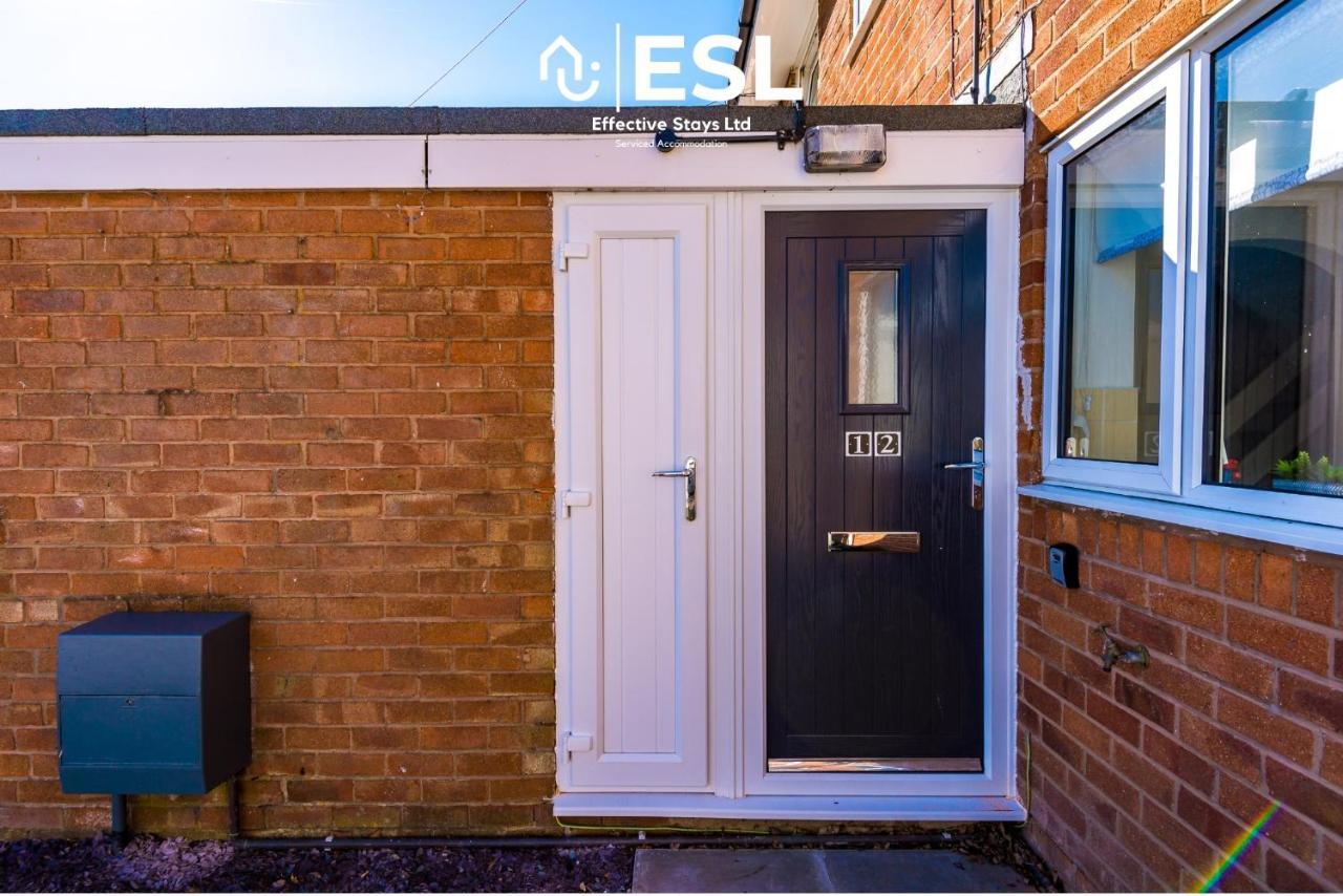 3 Bedroom House With Garden And Driveway Parking - Less Than 10 Mins From Chester City Centre Extérieur photo