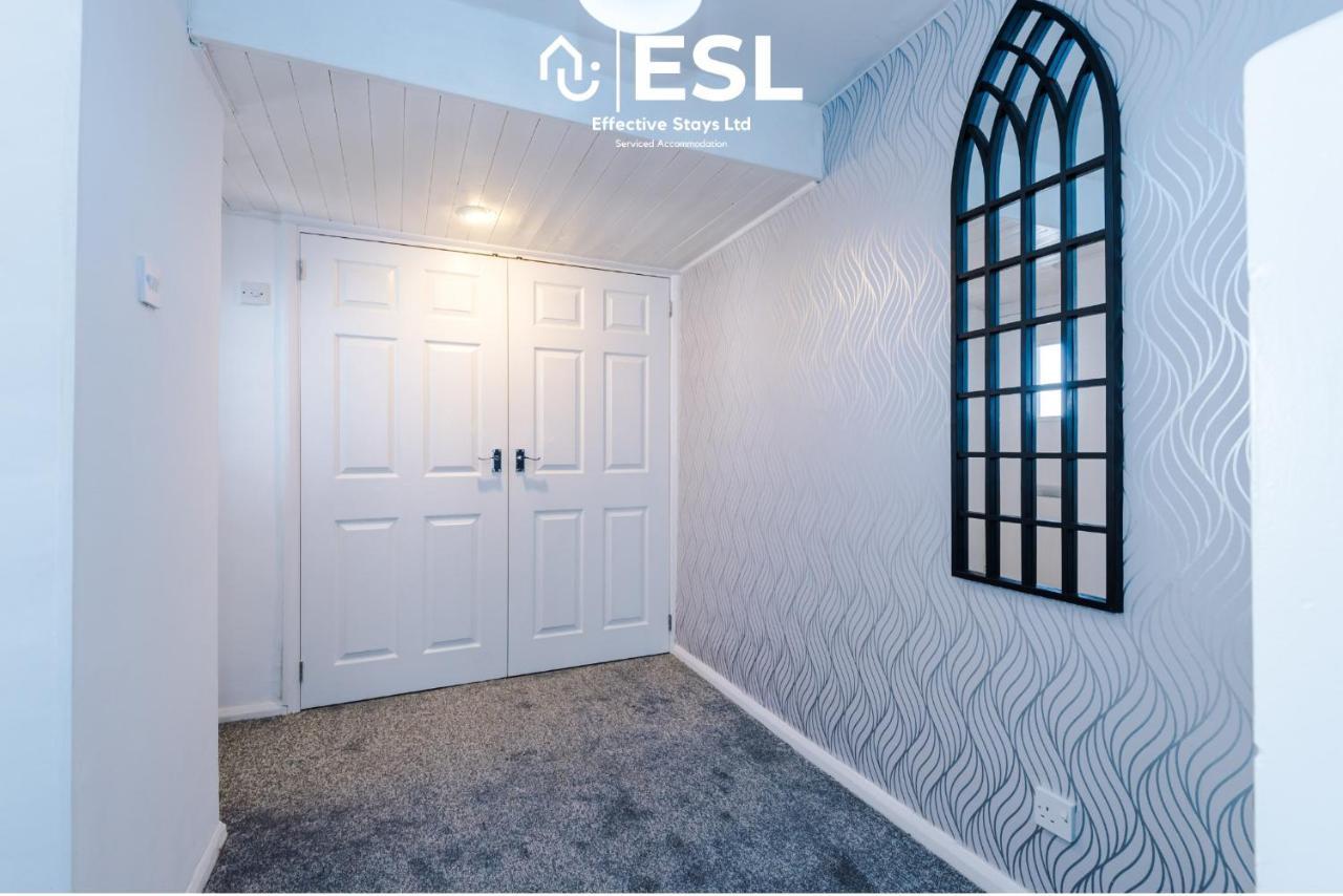3 Bedroom House With Garden And Driveway Parking - Less Than 10 Mins From Chester City Centre Extérieur photo